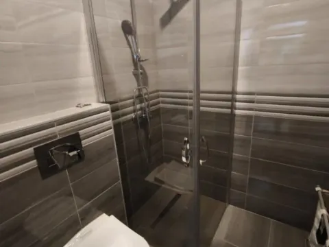 Izdavanje, dvosoban stan, 75m², Stari Aerodrom, Podgorica - image 11