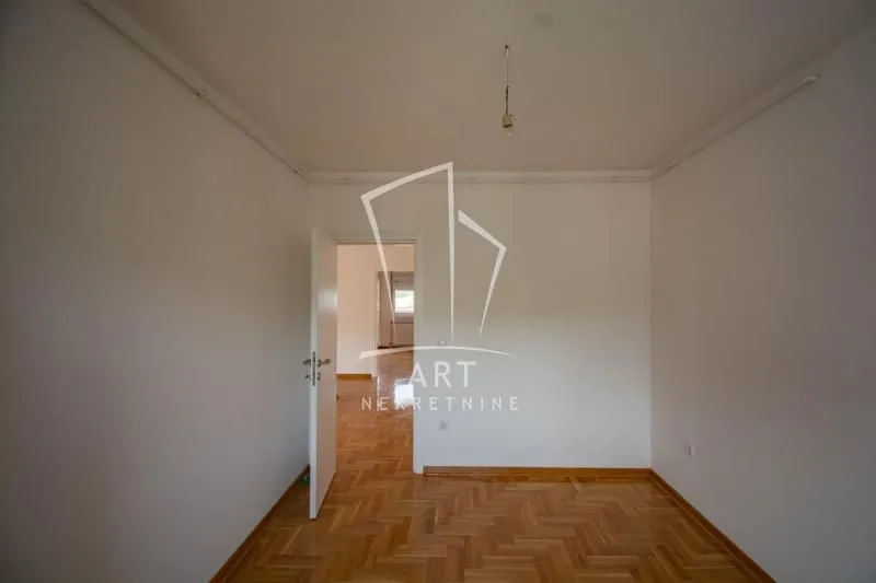 Sale, four bedroom apartment, 101m², Voždovac Sve Podlokacije, Beograd