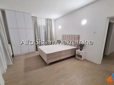 Rent, four bedroom apartment, 160m², Savski Venac, Beograd - image 12
