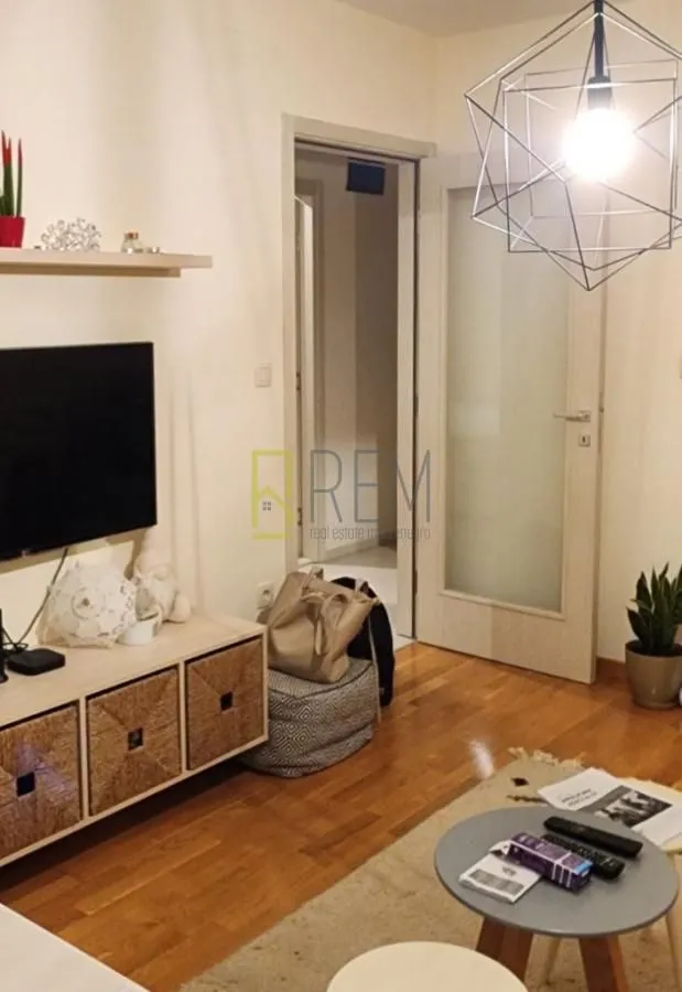 Prodaja, jednosoban stan, 38m², Stari Aerodrom, Podgorica