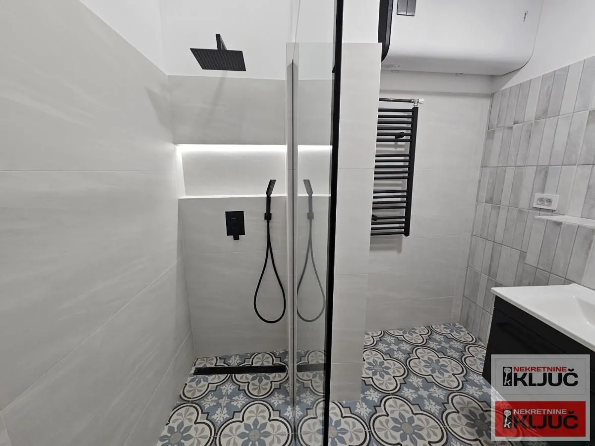Prodaja, trosoban stan, 75m², Centar, Novi Sad