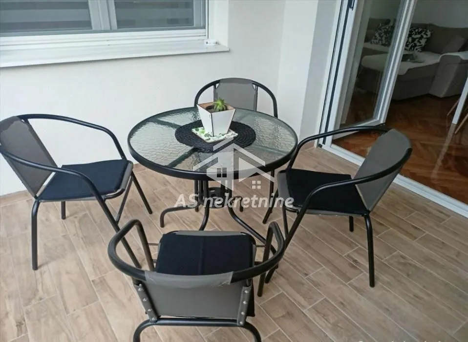 Izdavanje, dvosoban stan, 42m², Vračar Sve Podlokacije, Beograd