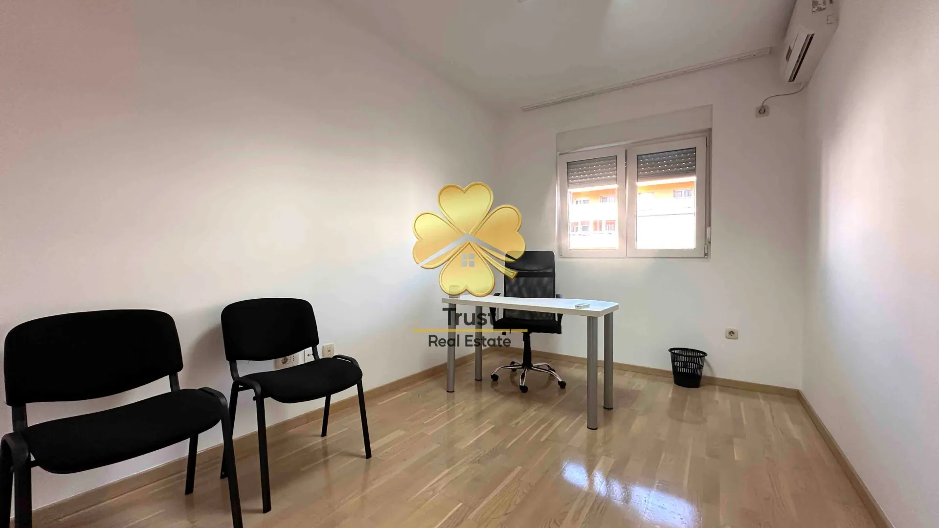 Rent, office space, 75m², City Kvart, Podgorica