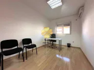 Izdavanje, poslovni prostor, 75m², City Kvart, Podgorica - image 9