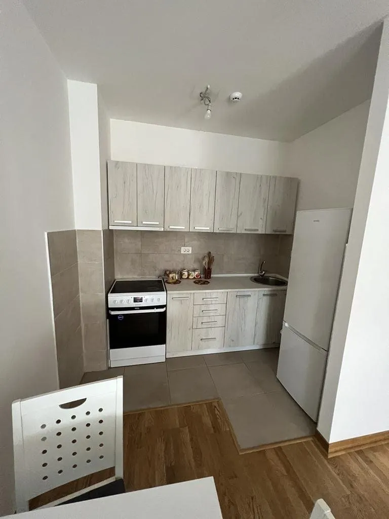 Izdavanje, jednosoban stan, 45m², City Kej, Podgorica