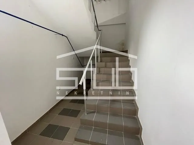 Rent, office space, 600m², Vrčin, Grocka