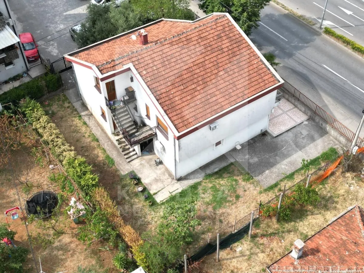 Prodaja, kuća, 185m², Konik, Podgorica