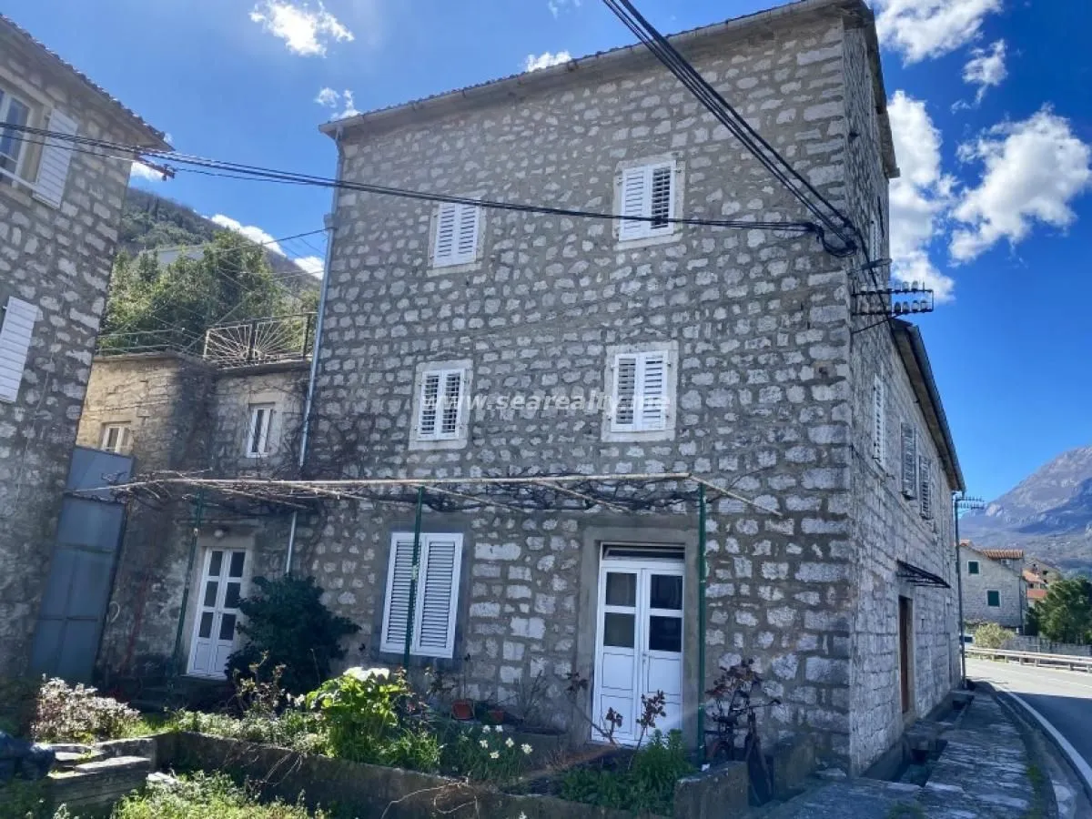 Prodaja, kuća, 180m², Kostanjica, Kotor
