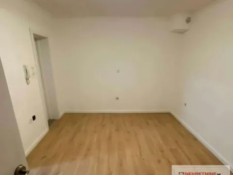 Prodaja, garsonjera, 26m², Centar, Novi Sad - image 1