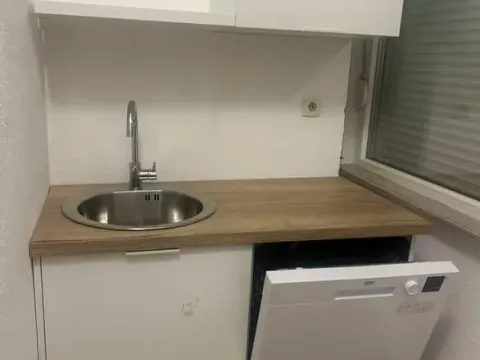 Izdavanje, dvosoban stan, 70m², Centar, Podgorica - image 5