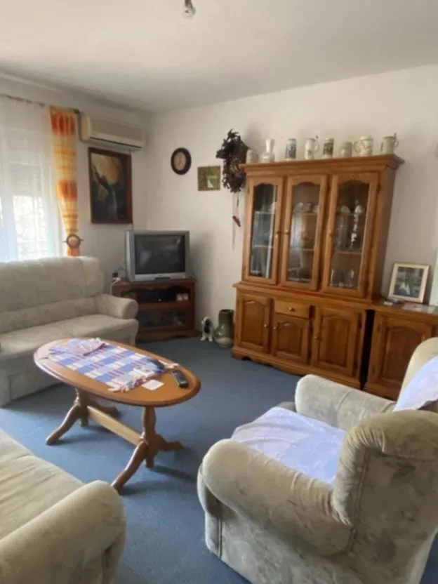 Sale, house, 300m², Marovići, Bar