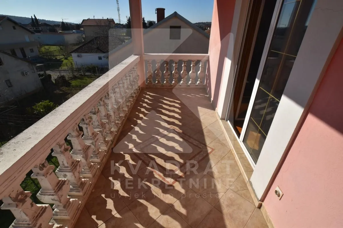 Izdavanje, petosoban stan, 120m², Zlatica, Podgorica