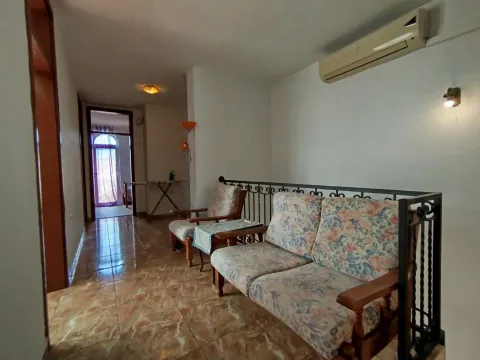 Izdavanje, kuća, 160m², Tološi, Podgorica - image 10