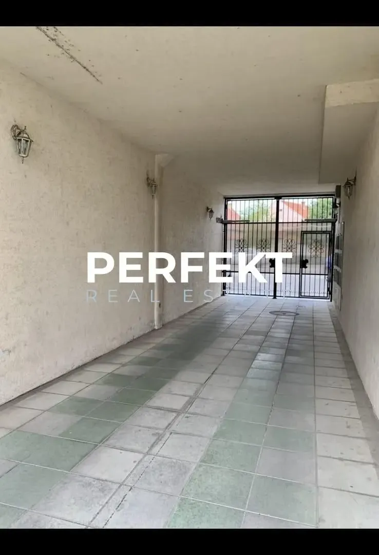 Prodaja, trosoban stan, 79m², Centar, Pančevo