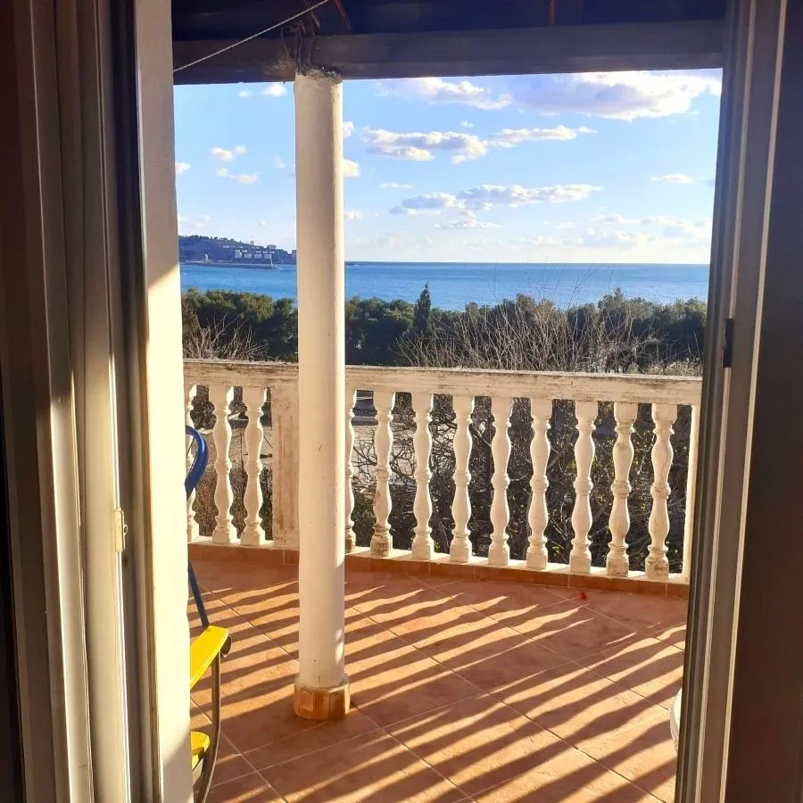 Rent, three bedroom apartment, 220m², Šušanj, Bar