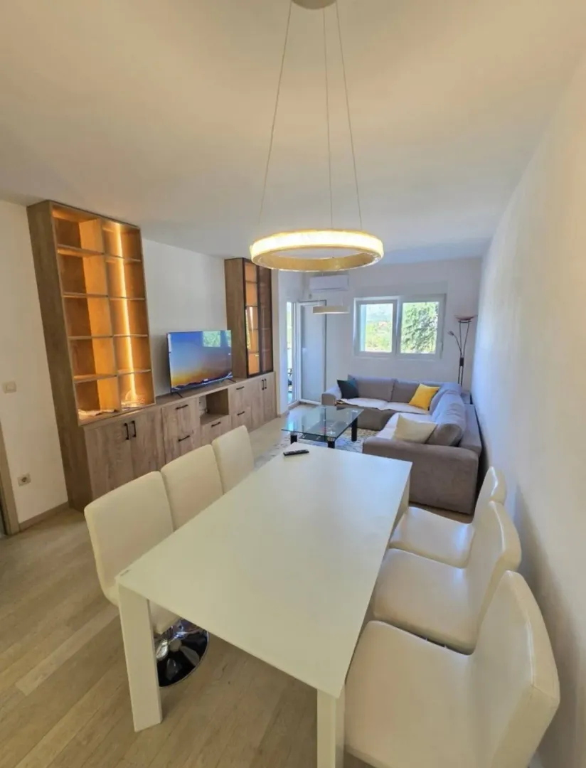 Izdavanje, dvosoban stan, 70m², City Kvart, Podgorica