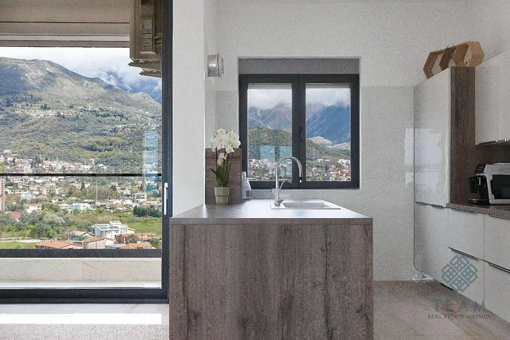 Prodaja, dvosoban stan, 136m², Centar, Bar