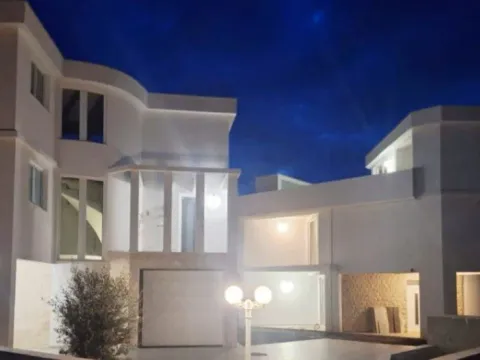 Sale, house, 467m², Jaz, Budva - image 9