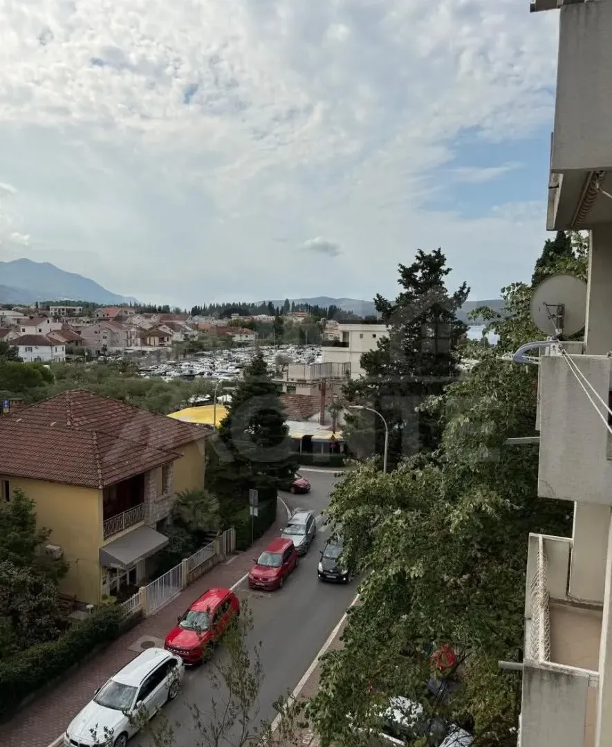 Rent, one bedroom apartment, 45m², Tivat, Crna Gora