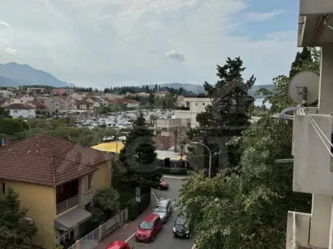 Rent, one bedroom apartment, 45m², Tivat, Crna Gora - image 10