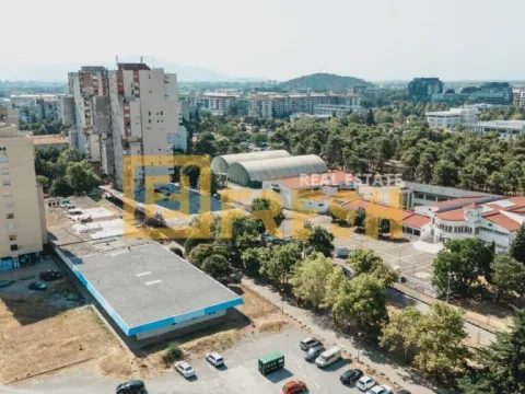 Izdavanje, poslovni prostor, 972m², Blok 5, Podgorica - image 3