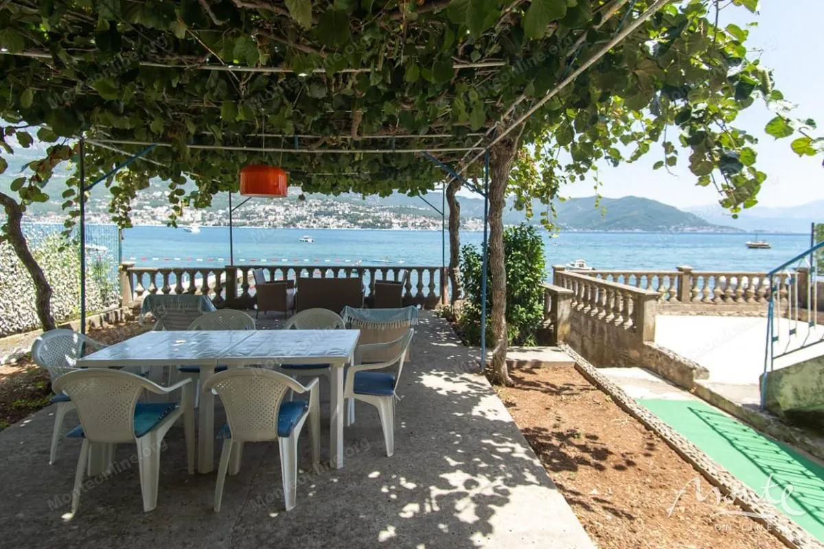 Prodaja, kuća, 120m², Herceg Novi, Crna Gora