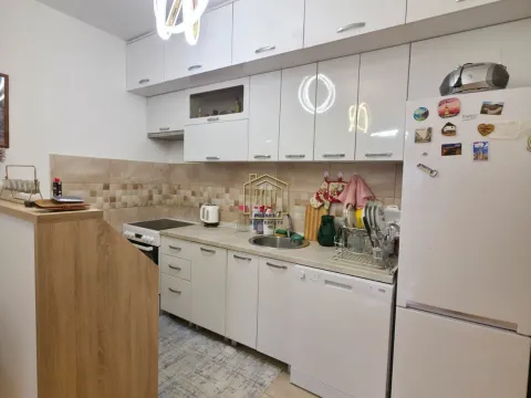 Prodaja, jednosoban stan, 44m², Stari Aerodrom, Podgorica - image 2