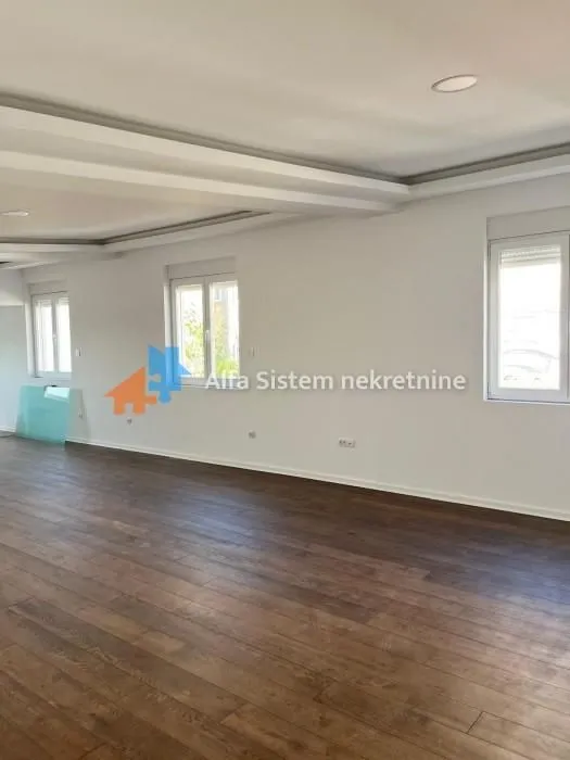Izdavanje, stan, 250m², Stari Grad, Beograd