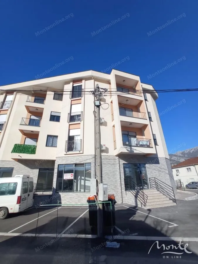 Sale, two bedroom apartment, 61m², Polje, Bar