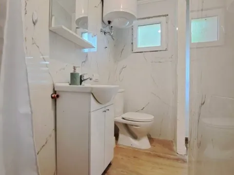 Izdavanje, garsonjera, 30m², Centar, Podgorica - image 6