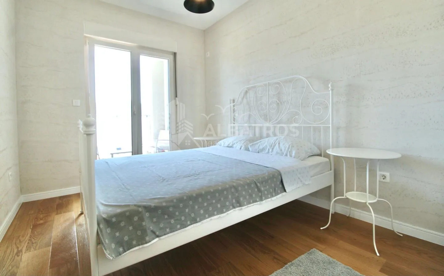 Daily-rent, one bedroom apartment, 51m², Centar, Bar