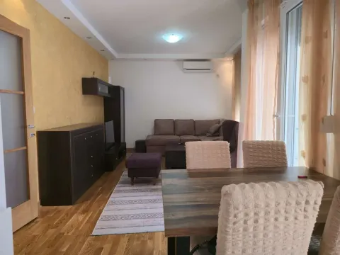 Izdavanje, jednosoban stan, 50m², City Kvart, Podgorica - image 4