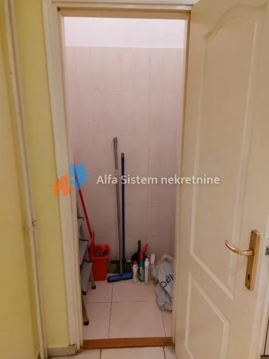 Rent, three bedroom apartment, 70m², Stari Grad, Beograd