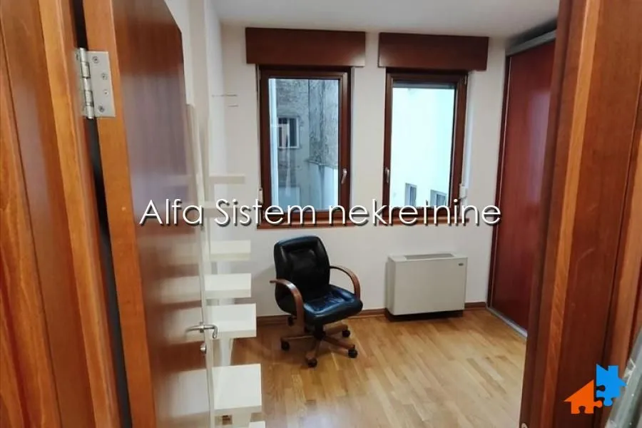 Rent, four bedroom apartment, 120m², Kalenić Pijaca, Vračar Sve Podlokacije