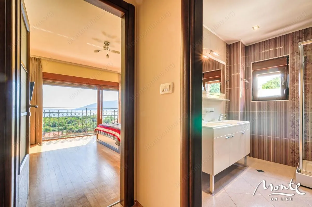 Prodaja, kuća, 227m², Zelenika, Herceg Novi