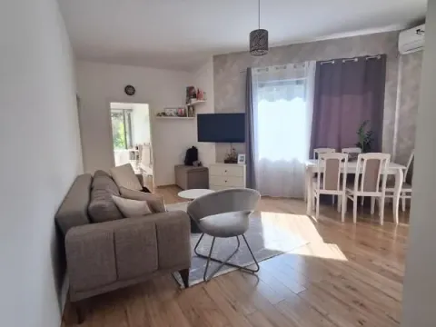 Prodaja, dvosoban stan, 58m², Bečići, Budva - image 1