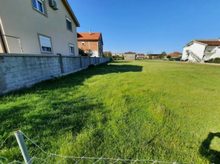 Prodaja, plac, 606m², Zlatica, Podgorica