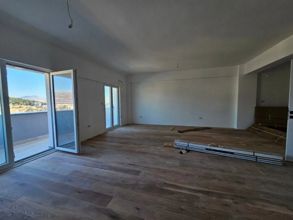 Prodaja, dvosoban stan, 102m², Momišići, Podgorica