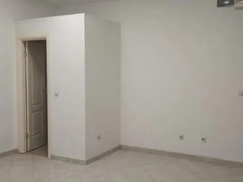 Izdavanje, poslovni prostor, 35m², Zabjelo, Podgorica - image 4