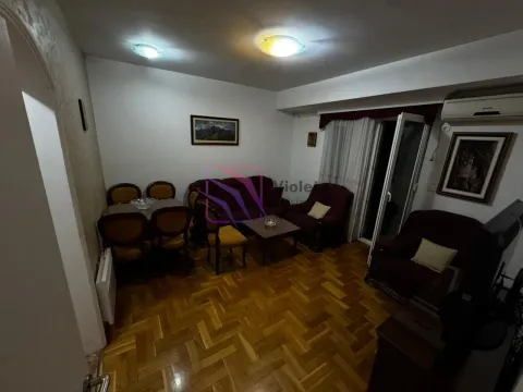 Izdavanje, dvosoban stan, 60m², Blok 9, Podgorica - image 1