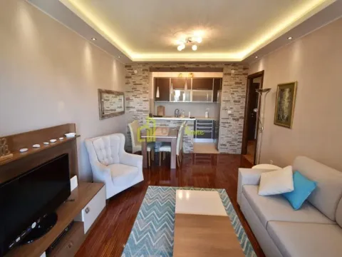 Rent, two bedroom apartment, 75m², Gorica C, Podgorica - image 14