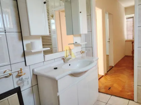 Izdavanje, kuća, 80m², Centar, Novi Sad - image 16