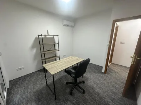 Rent, office space, 30m², Zagorič, Podgorica - image 4