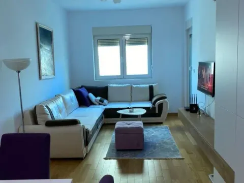 Sale, one bedroom apartment, 47m², Bečići, Budva - image 1