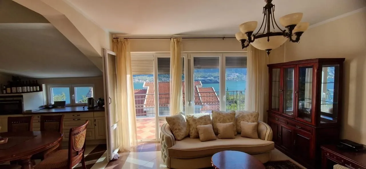 Prodaja, trosoban stan, 97m², Prčanj, Kotor