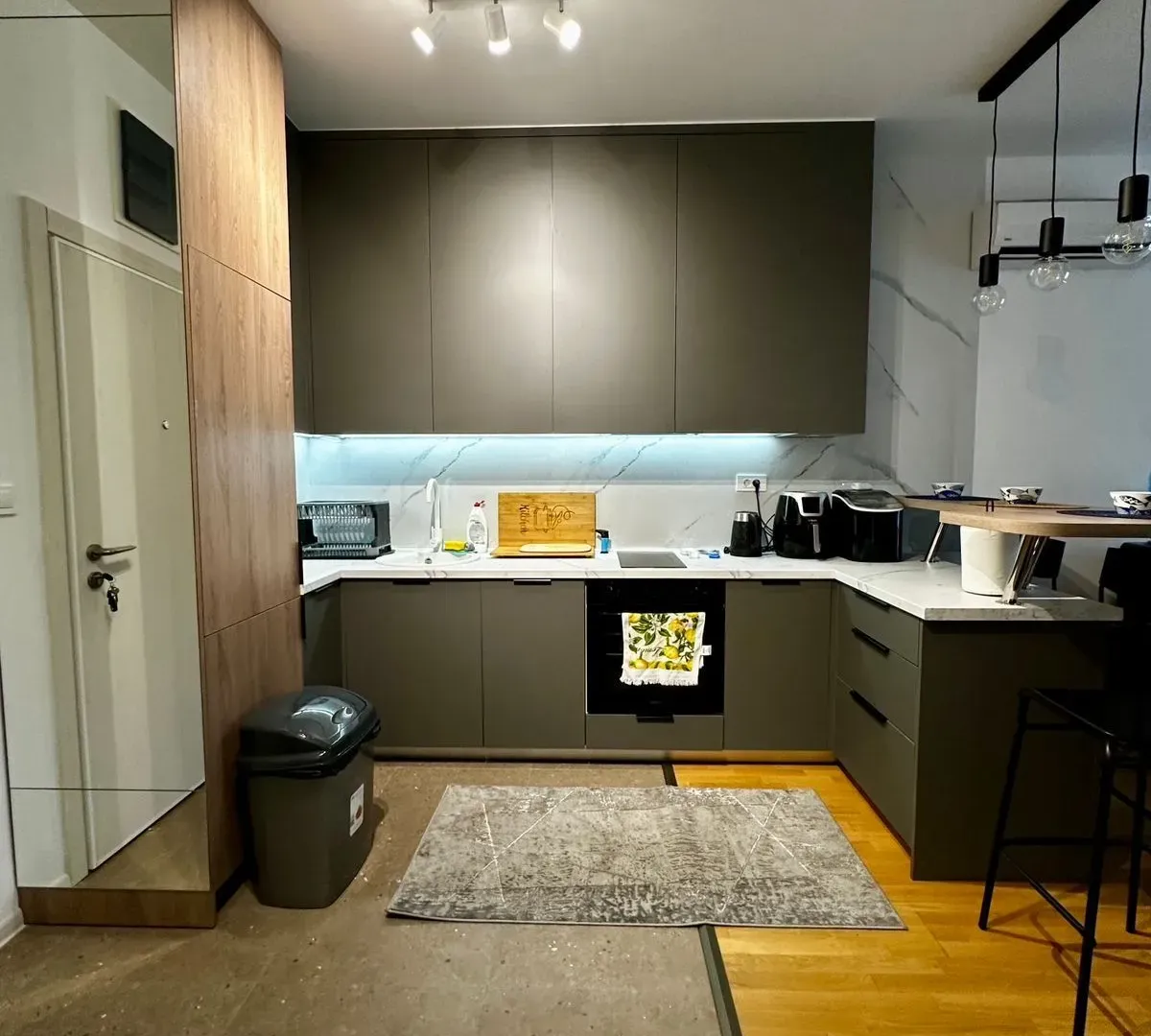 Rent, one bedroom apartment, 48m², Dobrota, Kotor