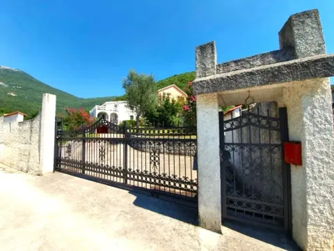 Prodaja, kuća, 225m², Tivat, Crna Gora