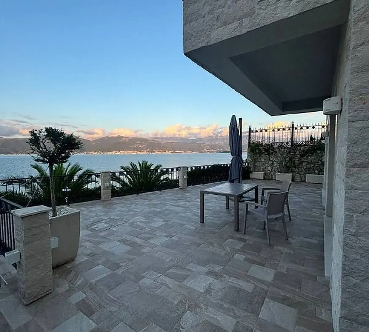 Prodaja, kuća, 209m², Krašići, Tivat