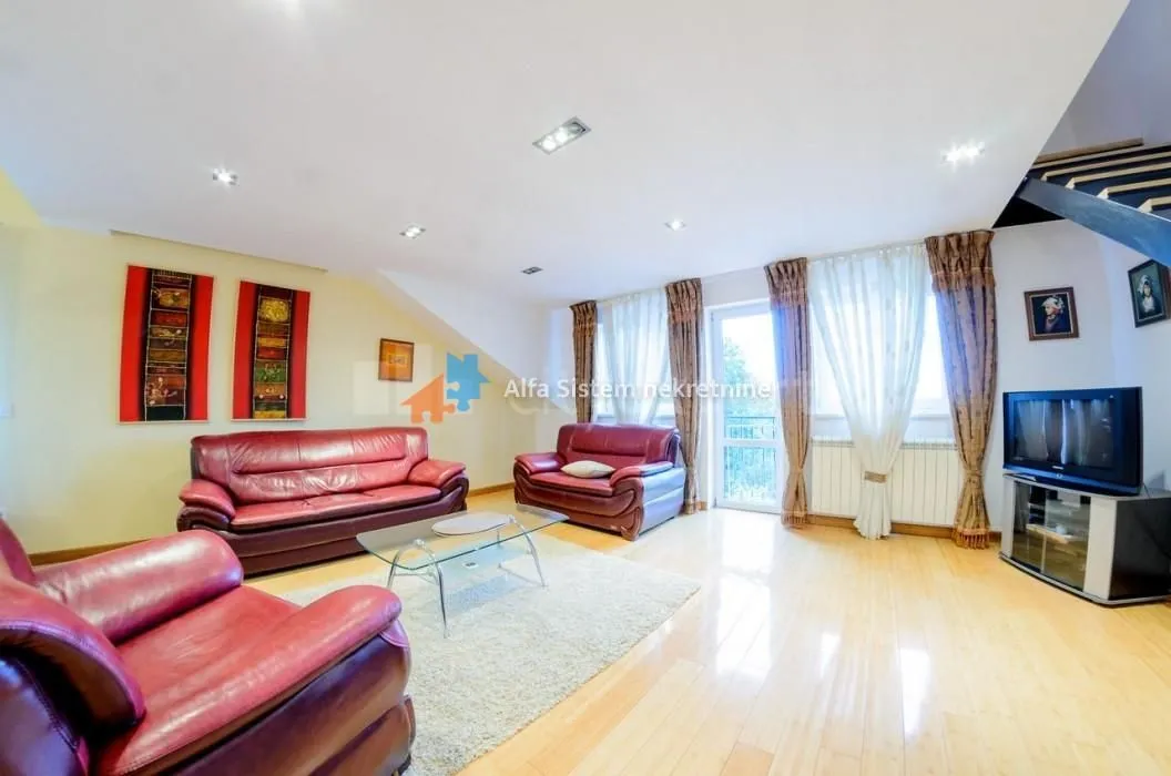 Izdavanje, trosoban stan, 100m², Savski Venac, Beograd