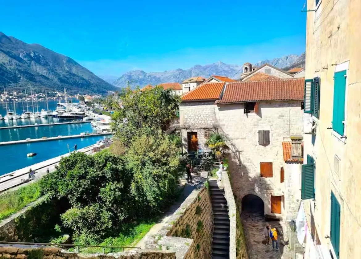 Prodaja, jednosoban stan, 42m², Stari Grad Kotor, Kotor